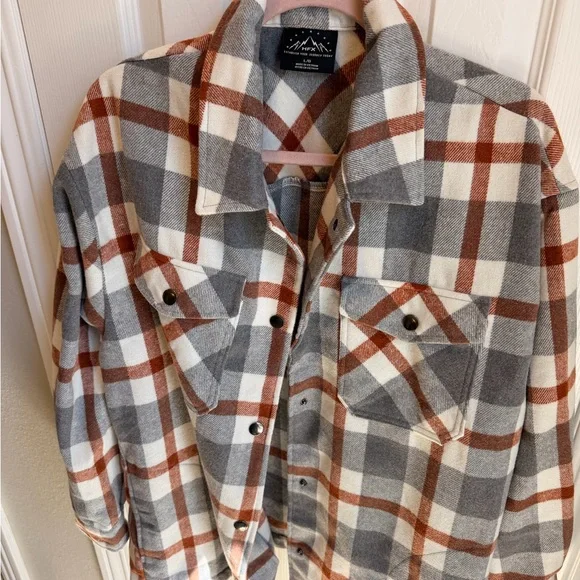 Women's Plaid Shacket in White, Gray & Brown - Picture 3 of 3